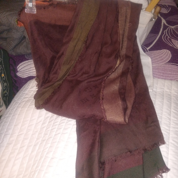 Louis Vuitton Mandarin Monogram silk/wool shaw/scarf 401910 - Picture 4 of 7